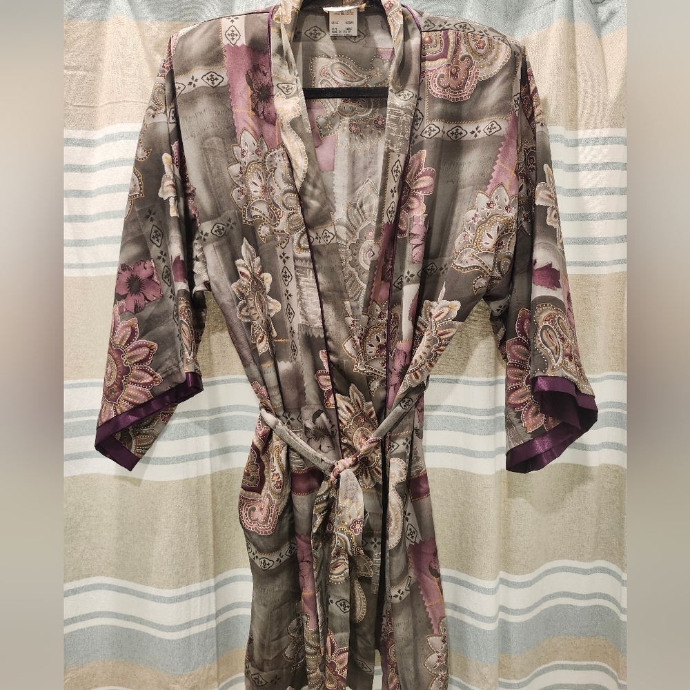 Zara Paisley Robe in Gray and Purple
